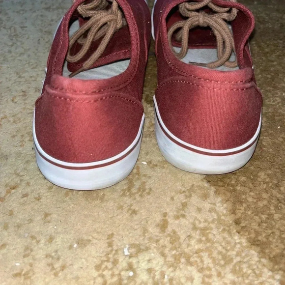 Missimo -burgundy- sz 9 sneakers - Picture 4 of 5